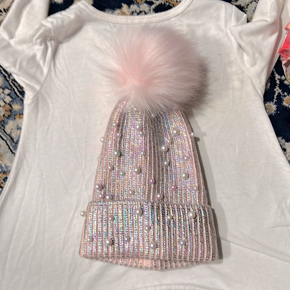 🎉Super sassy Pom Pom Hat🎉